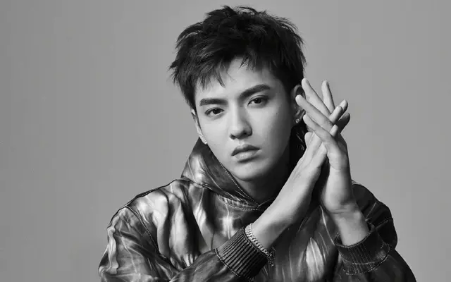 kris-wu-only-loves-18-years-old-mother-is-under-strong-pressure-and