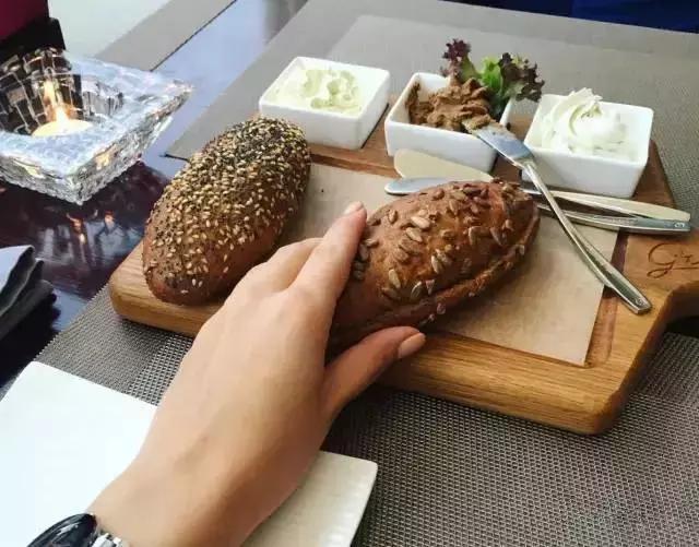 把 55 公斤贅肉「變成」了馬甲線，她用 3 年找回了漂亮的自己 健身減肥達人 第7张