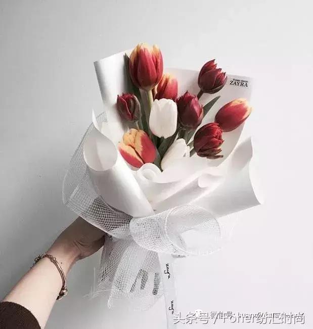 七夕送女朋友什么礼物好最有意义2018情人节送花攻略，比送玫瑰强一万倍~