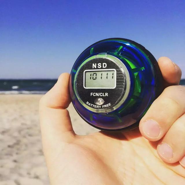 情人节送老婆啥礼物明天情人节了，送男友什么礼物？这一篇保证不会出错！