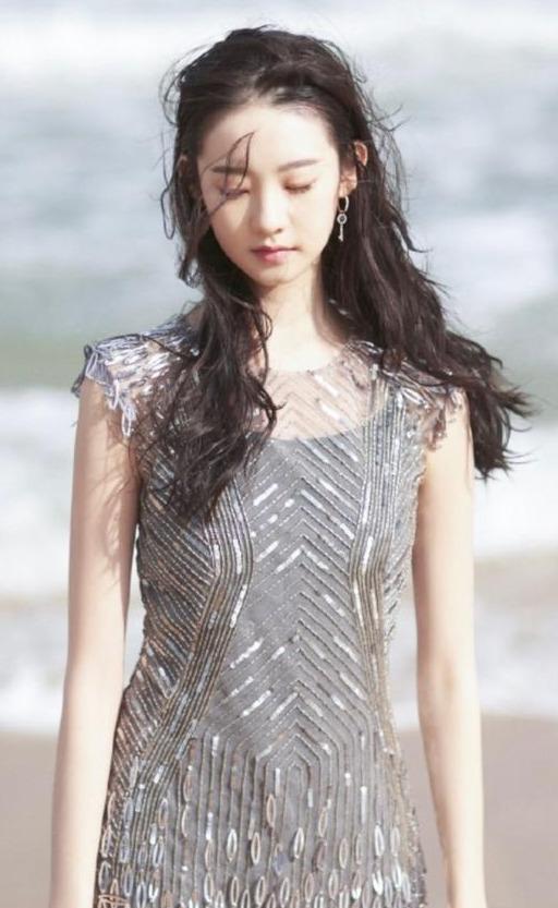 會哭的孩子有奶吃？我敢哭，就有萬丈光芒，張藝凡「坎坷」成名路 娛樂八卦吃瓜 第1张