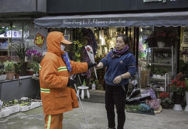 情人节送男友什么礼物情人节玫瑰花销量惨淡，却被蔬菜取代第1名，网友：无