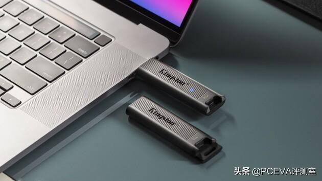 Kingston S New Usb Flash Drive Has A Reading Speed Of 1gb S And Players Build Motherboards In Minecraft Daydaynews