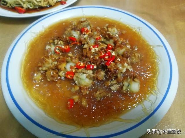 情人节送媳妇什么礼物今天情人节，下厨做了6个菜，好吃还温馨，这个礼物最