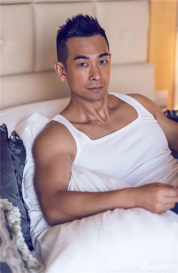 49歲的趙文卓，肌肉身材保持得當，氣勢絲毫不減當年 健身減肥達人 第6张