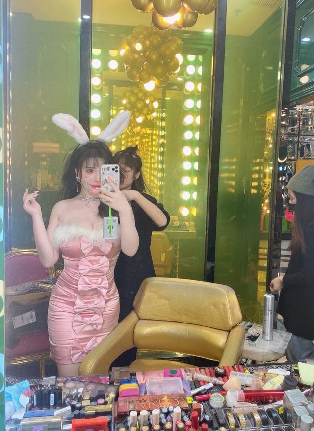 中戲學霸辣妹告訴你，微胖才是女神，細腰桃臀，豐腴性感不在話下 街拍正妹 第3张