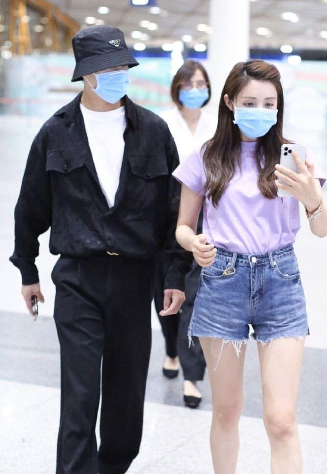姜潮麥迪娜走機場，小夫妻結婚多年甜蜜依舊，麥迪娜大長腿很吸睛 娛樂八卦吃瓜 第4张