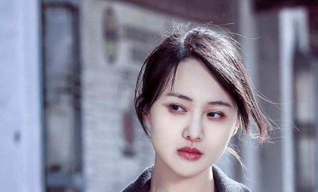 鄭爽自曝赴美現狀：生活拮據，淪落到喝自來水，化妝品也一言難盡 娛樂八卦吃瓜 第5张