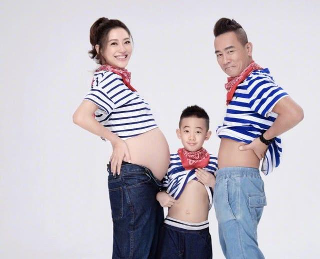 應采兒曬全家合影，正式宣布生下二胎，網友：小甜椒終於有弟弟了 娛樂八卦吃瓜 第2张