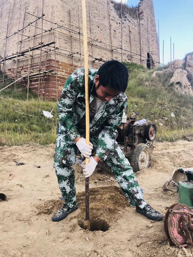 情人节到了，凌云送给女朋友最好的礼物，让大家都认识你 七夕送什么礼物给