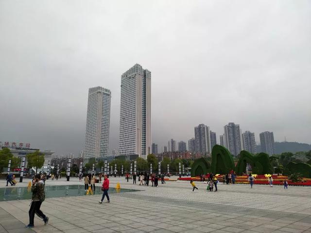 1399元打造出的轻旗舰，小米8青春版上手评测