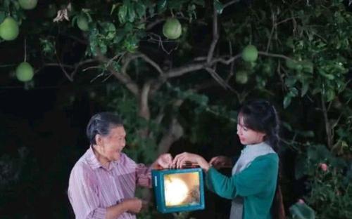 網紅李子柒：父母離異被收養，坎坷前行遇風口，與世無爭只是童話 娛樂八卦吃瓜 第14张
