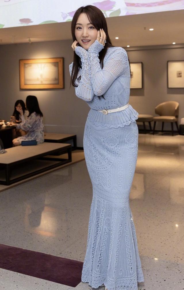 楊鈺瑩50歲大壽很隆重，邀粉絲參加派對，比年輕粉絲還少女 娛樂八卦吃瓜 第1张