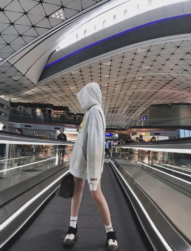 周揚青曬素顏照，32歲皮膚依舊水嫩，網友：不化妝更可愛清純 娛樂八卦吃瓜 第8张