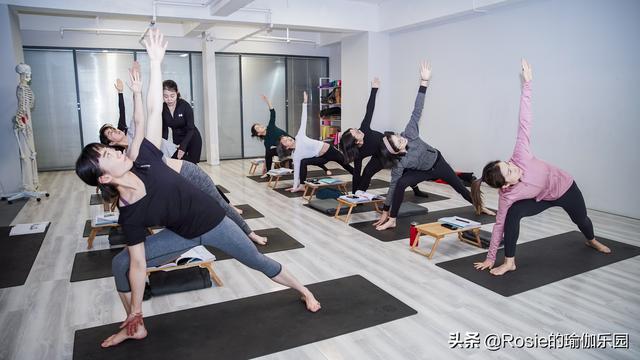 李沁挑戰空中瑜伽似仙子，每天10分鍾這樣做，高效瘦出同款身材 健身減肥達人 第10张