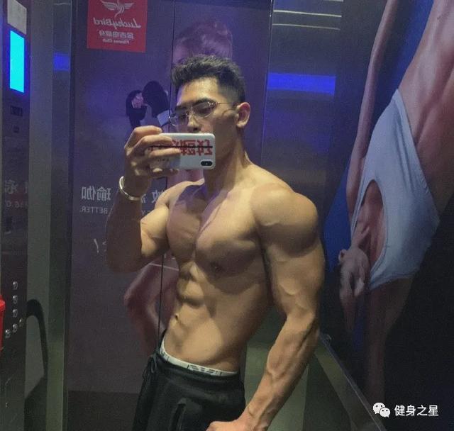 南京筋肉小狼狗走紅，顏值身材撩爆網友，這身材著實令人羨慕 健身減肥達人 第7张