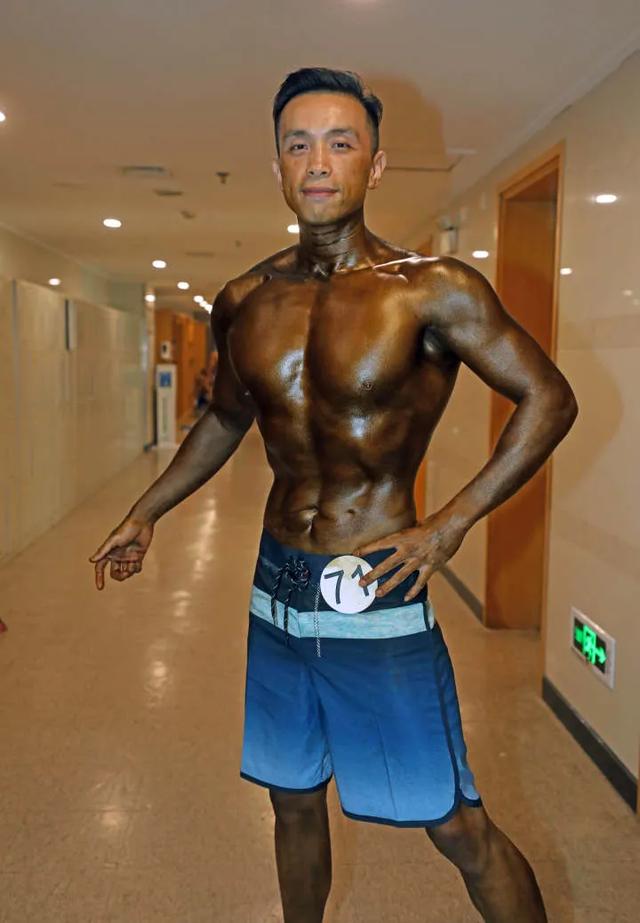 41歲患癌男子，用161天踏上健美舞台，這才是真正的毛睿戰士 健身減肥達人 第1张