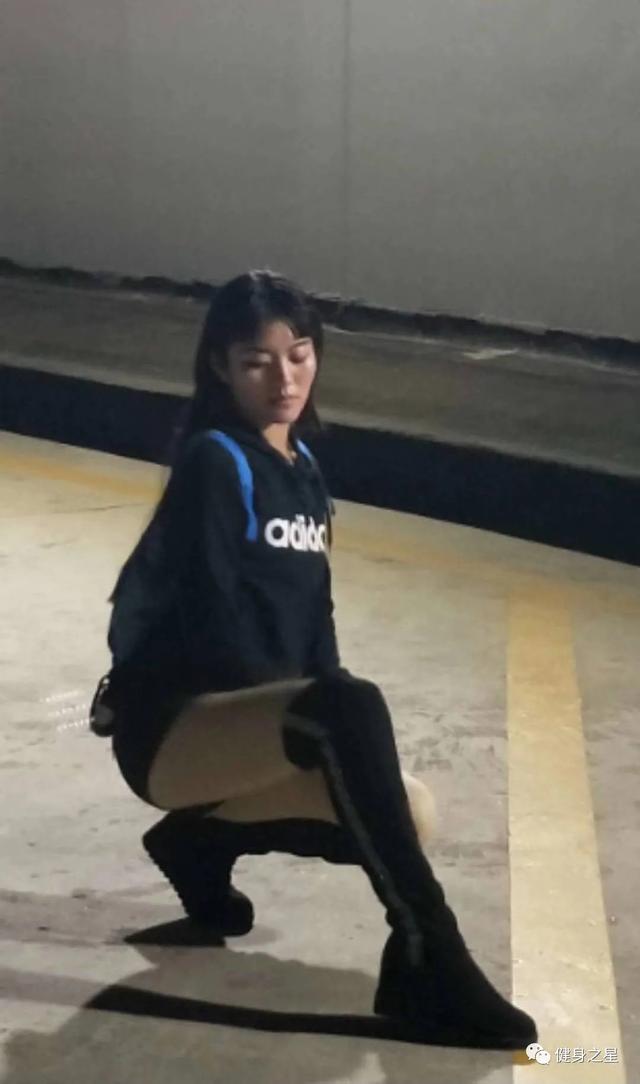 20歲洛陽女孩，健身後體重高達110斤，身材卻比原來更加窈窕 街拍正妹 第4张