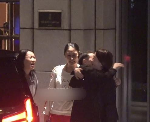 那英宋丹丹梁靜閨蜜團聚會，友情維持20年，那英罕見有了妹妹樣 娛樂八卦吃瓜 第8张