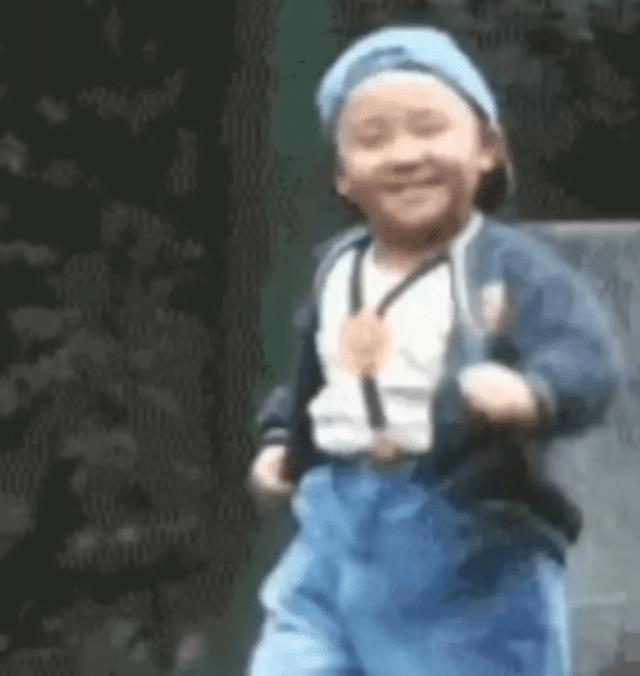 3歲出道10歲片酬千萬，遭父母敗光家產，今31歲悲哀開直播找回憶 娛樂八卦吃瓜 第13张