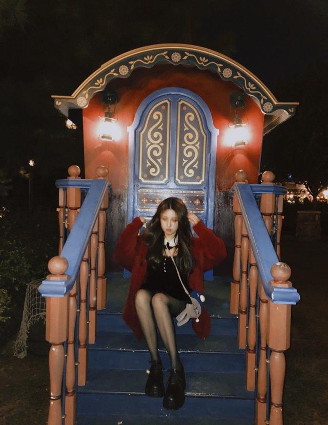 98年健身女神，前凸後翹性感火辣，這是多少女孩夢寐以求的身材 街拍正妹 第4张