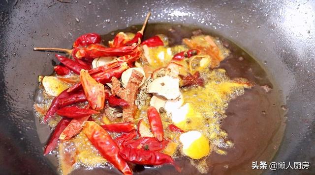 夏天吃小龍蝦，不炒不油炸，放辣鹵汁裡面泡一泡，蝦肉Q彈入味 熱愛美食 第10张