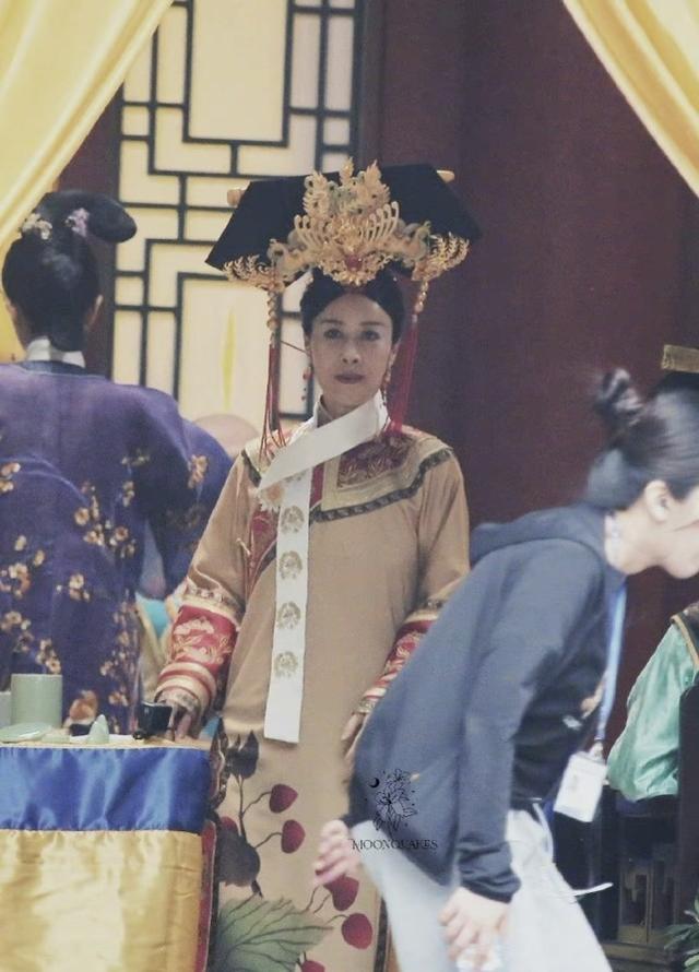 「歌壇大姐大」那英變娘娘，穿古裝派頭十足，網友：有皇後的氣場 娛樂八卦吃瓜 第4张