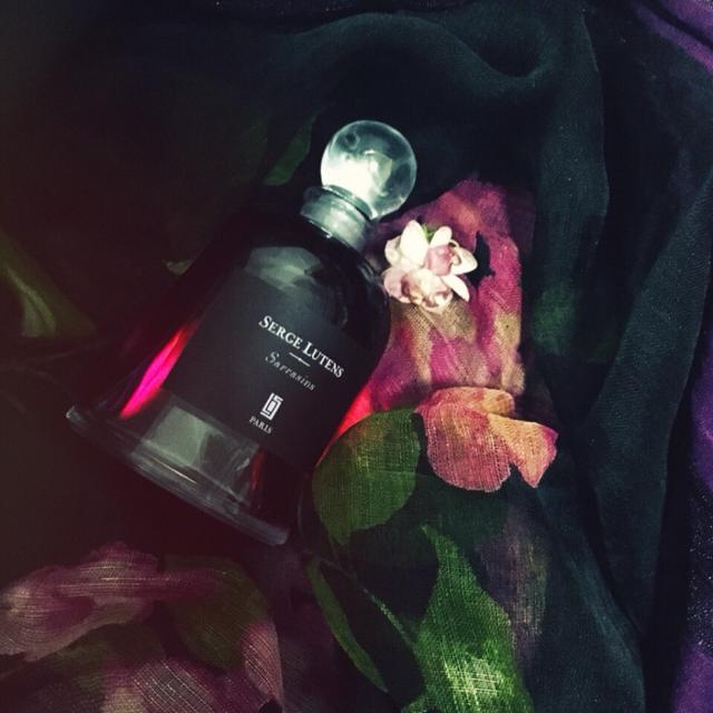 想送女朋友一款香水，有没有比较好的推荐一下？ 情人节送女朋友什么礼物好