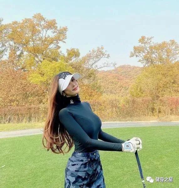 她是ins上的時尚女模，靚麗的外表凹凸有致的身材，這也太撩了 街拍正妹 第9张