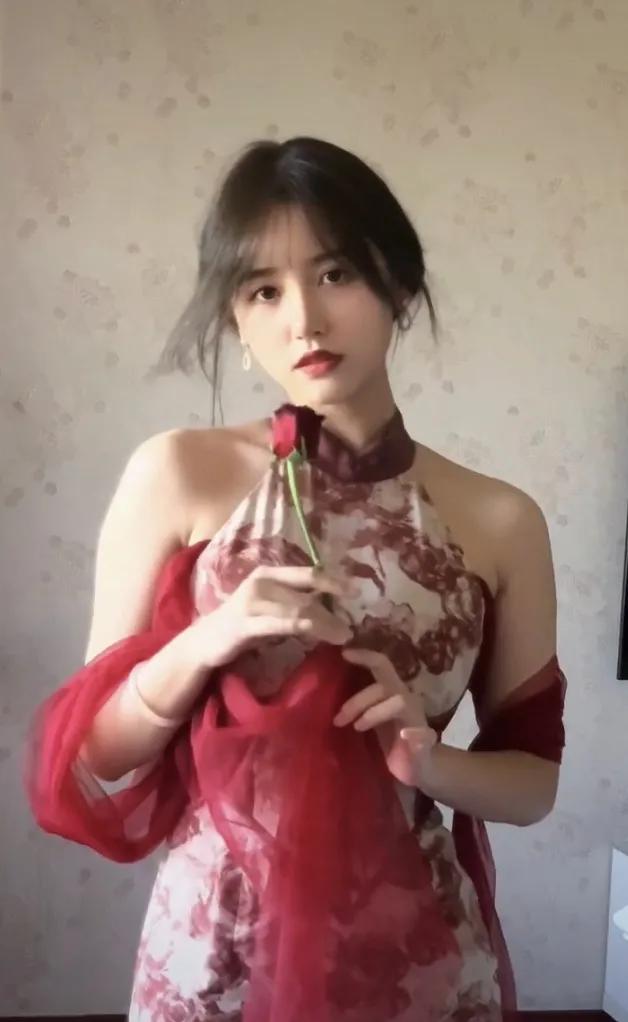 抖音「藍衣戰神」一栗莎子，真實身材曝光，網友：見光死一半 健身減肥達人 第5张