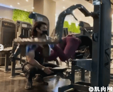 曾因顏值低被罵滾出娛樂圈，練出健美的身材後，讓一眾網友服氣了 街拍正妹 第10张