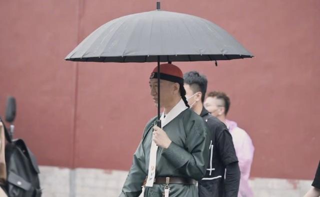 「歌壇大姐大」那英變娘娘，穿古裝派頭十足，網友：有皇後的氣場 娛樂八卦吃瓜 第8张
