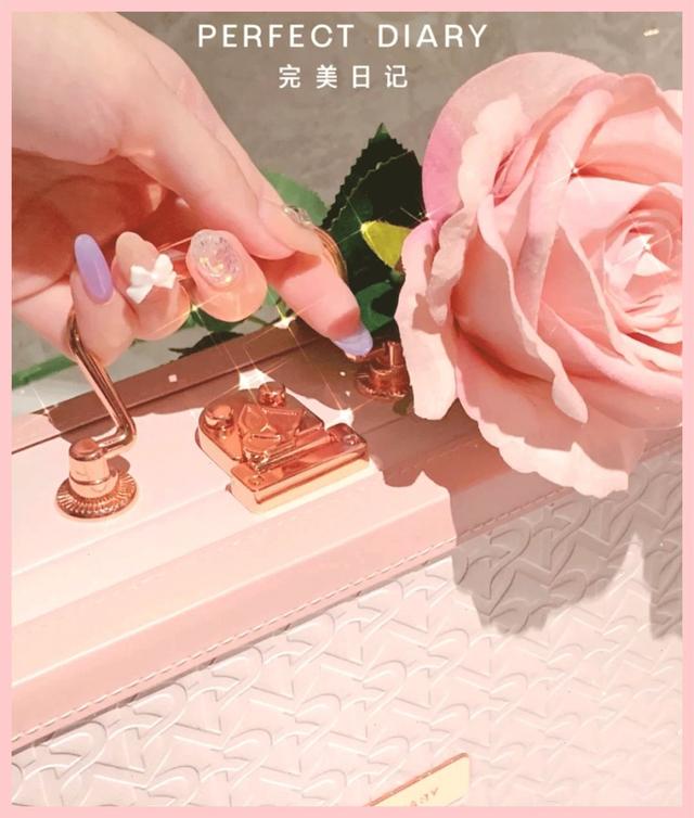 精挑细选走心七夕礼物清单，照着送准没错 情人节送女朋友什么礼物比较有意