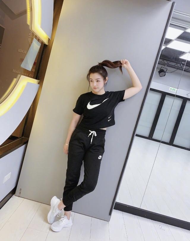 陳妍希曬全家福，為丈夫陳曉慶生，三口人穿親子裝打破不合傳聞 娛樂八卦吃瓜 第7张