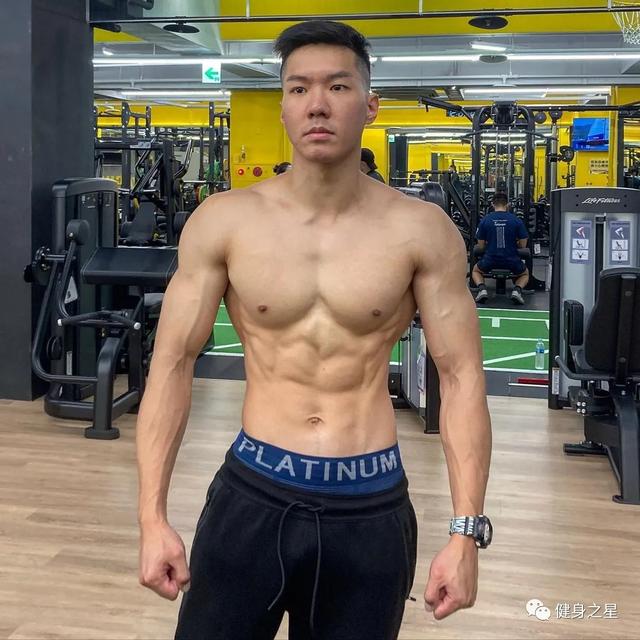 擼鐵5年蛻變肌肉型男，腹肌人魚線撩妹無數，健身果然是把整容刀 健身減肥達人 第8张
