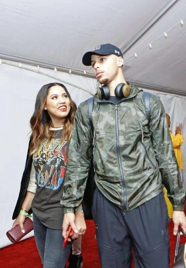 鞋狗们的七夕礼物已签收，这次你真的送对了吗？ 送女朋友礼物排行榜