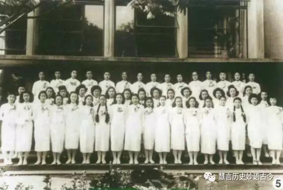 1949年后,原震旦女子文理学院的部分美国修女离开上海.