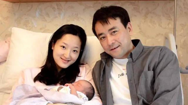 著名演員羅鋼：陪小妻子戰勝家族遺傳病生寶寶，幸福背後的眼淚 娛樂八卦吃瓜 第11张