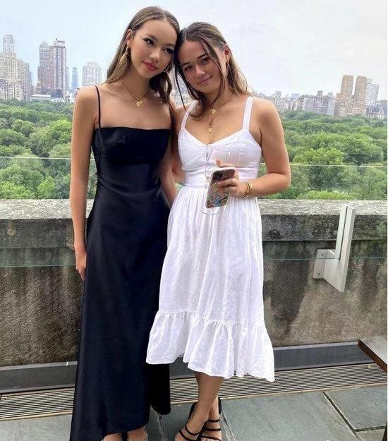 鄧文迪曬混血女兒照片，顏值一般不驚艷，和前夫默多克罕見合體 娛樂八卦吃瓜 第4张