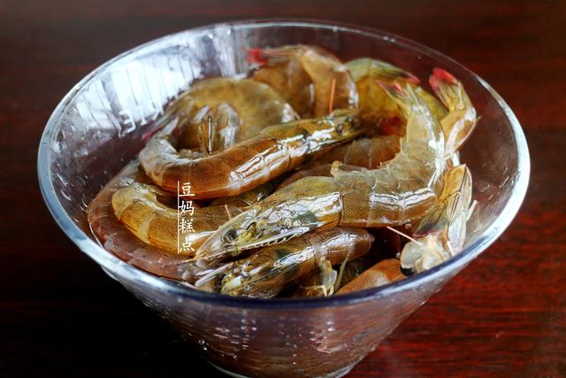 中秋聚餐，教你做干鍋香辣蝦，只花一半的錢，一家人吃過癮 熱愛美食 第5张
