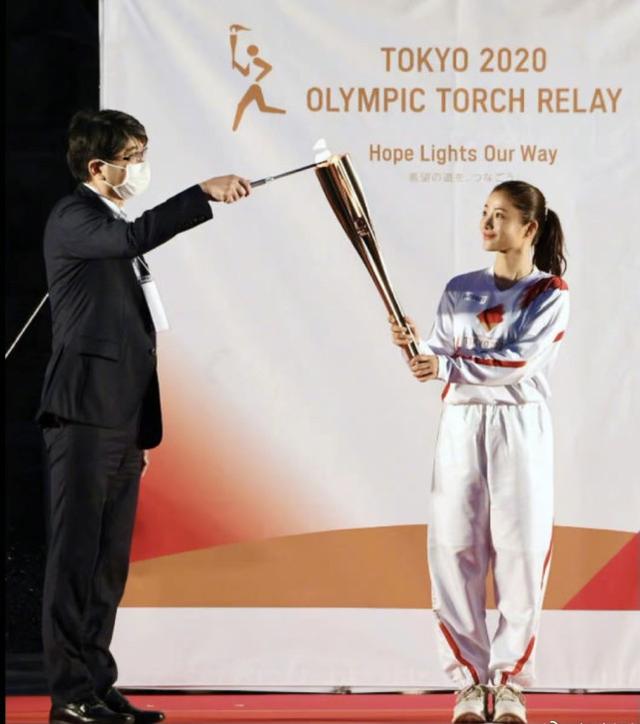 石原里美成奧運傳遞大使，現身公園傳遞火炬，笑起來超甜美 娛樂八卦吃瓜 第3张