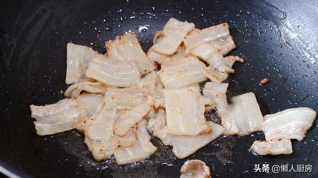 茶樹菇搭配五花肉，炒了一盤下飯菜，一上桌就被家人搶光了 熱愛美食 第12张