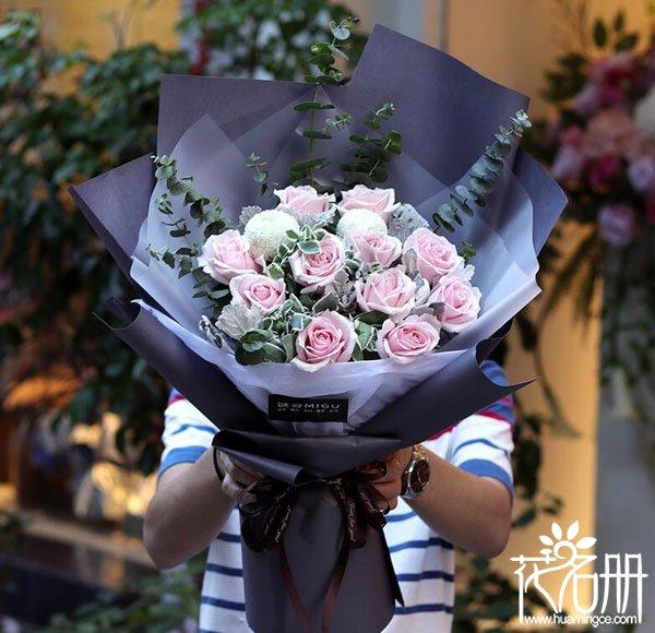 今年情人节送什么好情人节送玫瑰花的由来 送玫瑰最早的真正含义(我们结束了