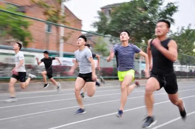 100米短跑技巧和动作要领（训练100米短跑的方法）