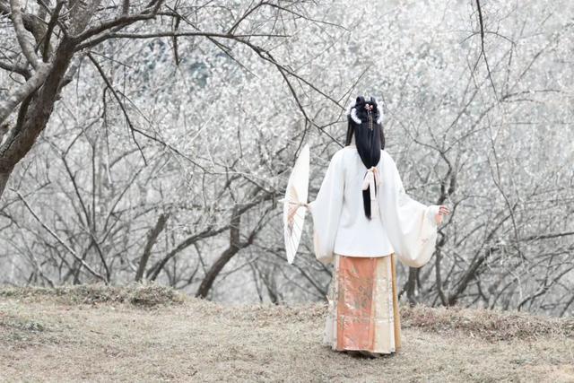 情人节送女生什么10首最美的七夕诗词，愿你拥有美好的爱情