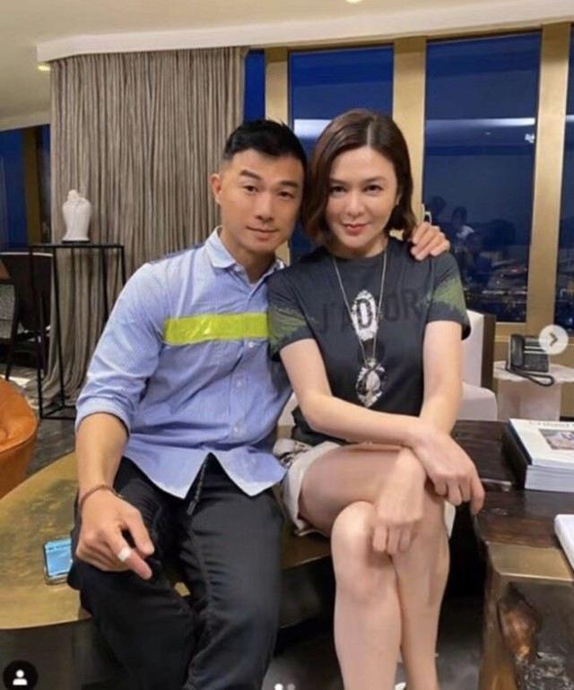 關之琳又換新男友？和鮮肉男友同框曬合照，58歲關之琳真不顯老 娛樂八卦吃瓜 第4张