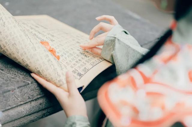 情人节送女生什么10首最美的七夕诗词，愿你拥有美好的爱情