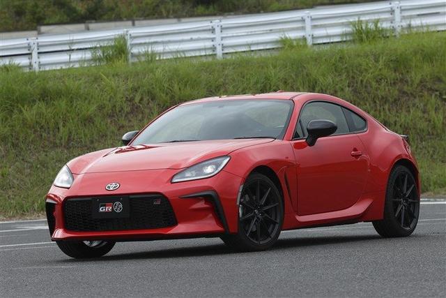 新一代丰田86与斯巴鲁BRZ终于来了，详细看看这两辆车魅力所在