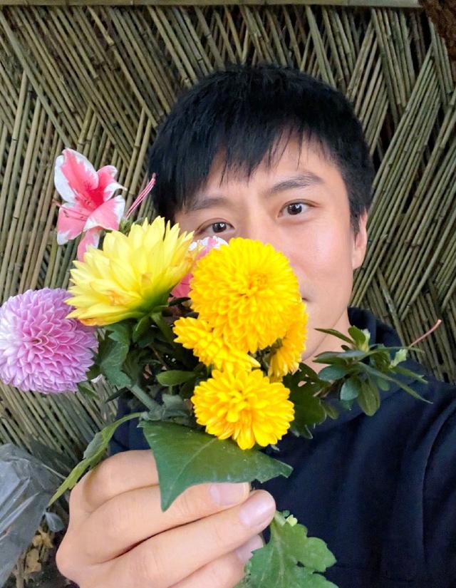 情人节送男友什么明星夫妇如何庆祝情人节？邓超为孙俪送花，杨颖玩梗疑似暗