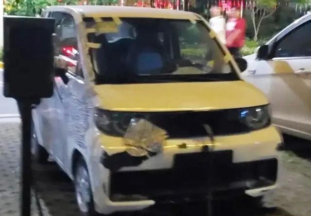 重现QQ辉煌，奇瑞QQ冰淇淋盲订首日订单破一万，宏光MINI EV慌了？